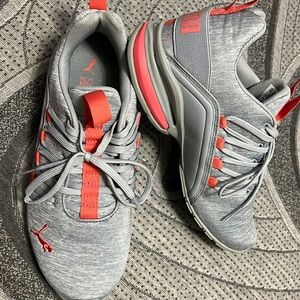 Women’s Puma Axelion - Size 8 - Color: Heather Gray/Coral